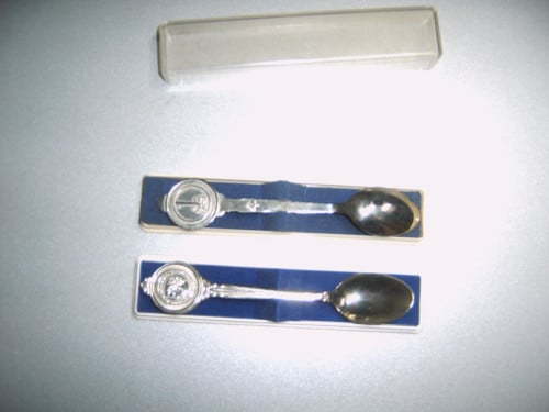 Lepeltjes uit 1948 set van twee