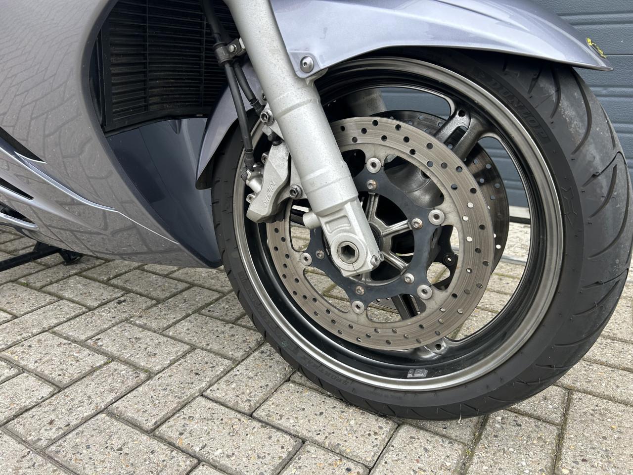 Yamaha FJR1300AS uit 2006 met 40 dkm, puntgave sportieve tourmotor €4500,-