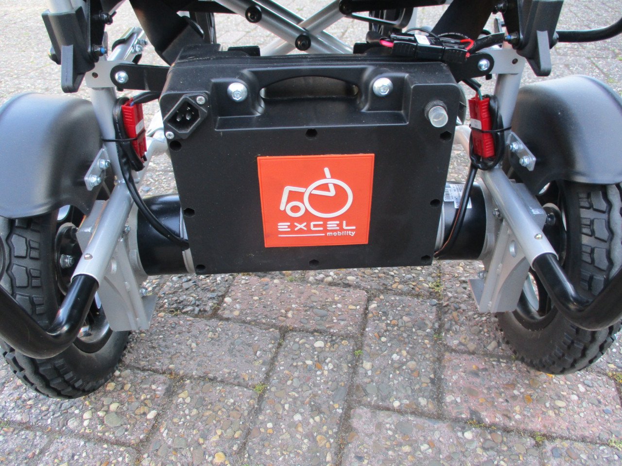 Zgan Excel Qnect opvouwbare elektrische rolstoel + nieuwe accu,s en oplader
