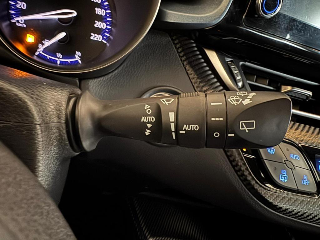 Toyota C-hr 1.8 hybrid business plus