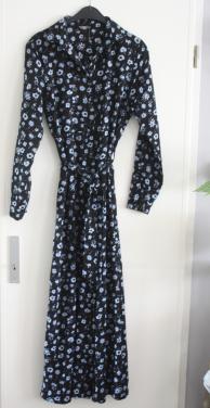 Lange jurk zwart met blauwe bloemen  maat 38