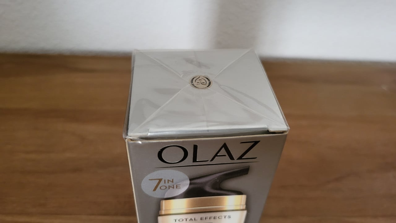 OLAZ Total Effects BB cream SPF 15 light - NIEUW