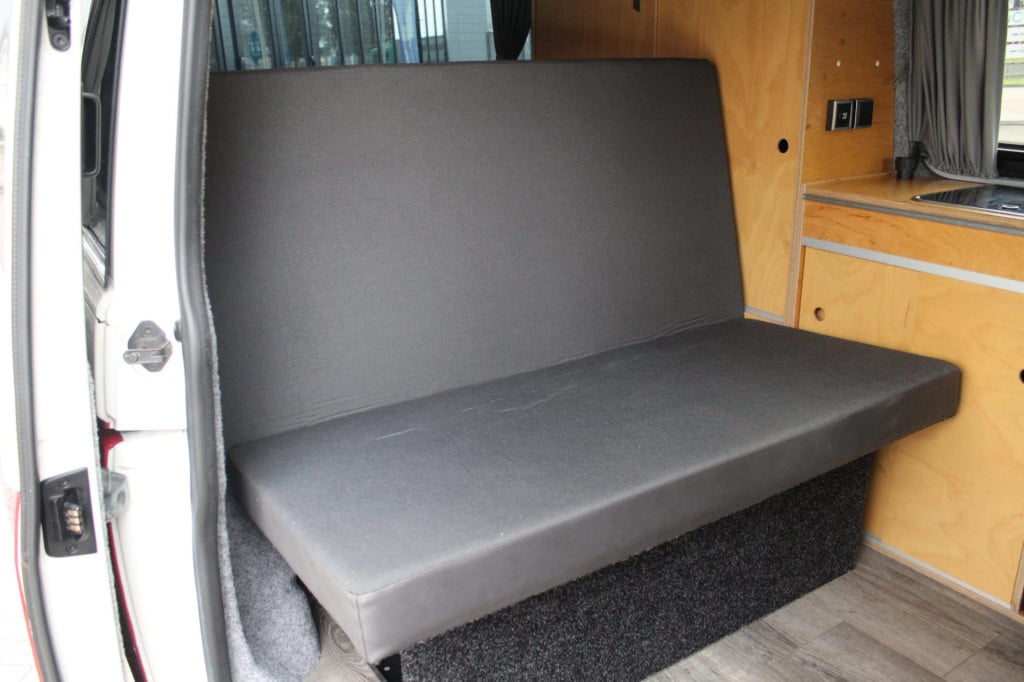 Volkswagen Transporter d 62 kw 5 zitplaatsen op kenteken