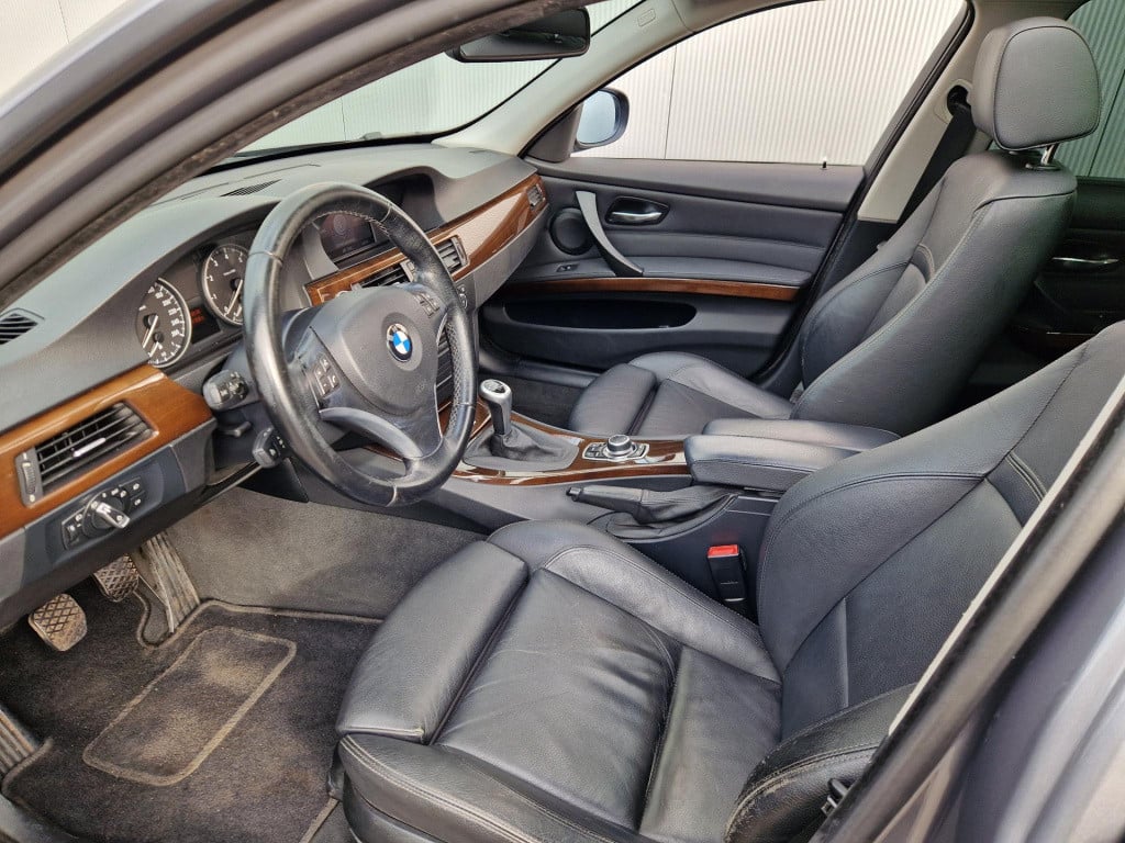 BMW 3-serie touring 320i high executive