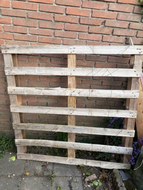 2 pallets