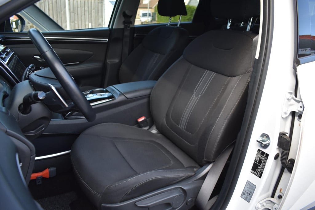 Hyundai Tucson Hybrid 1.6 t-gdi hev camera | stoelverwarming | dealer onder