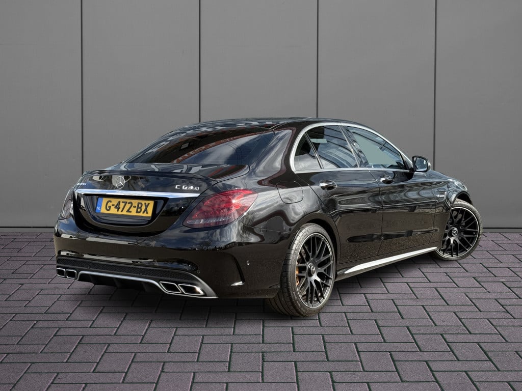 Mercedes-Benz C-Klasse amg 63 s | nl-auto | dealer ond. | full option | btw