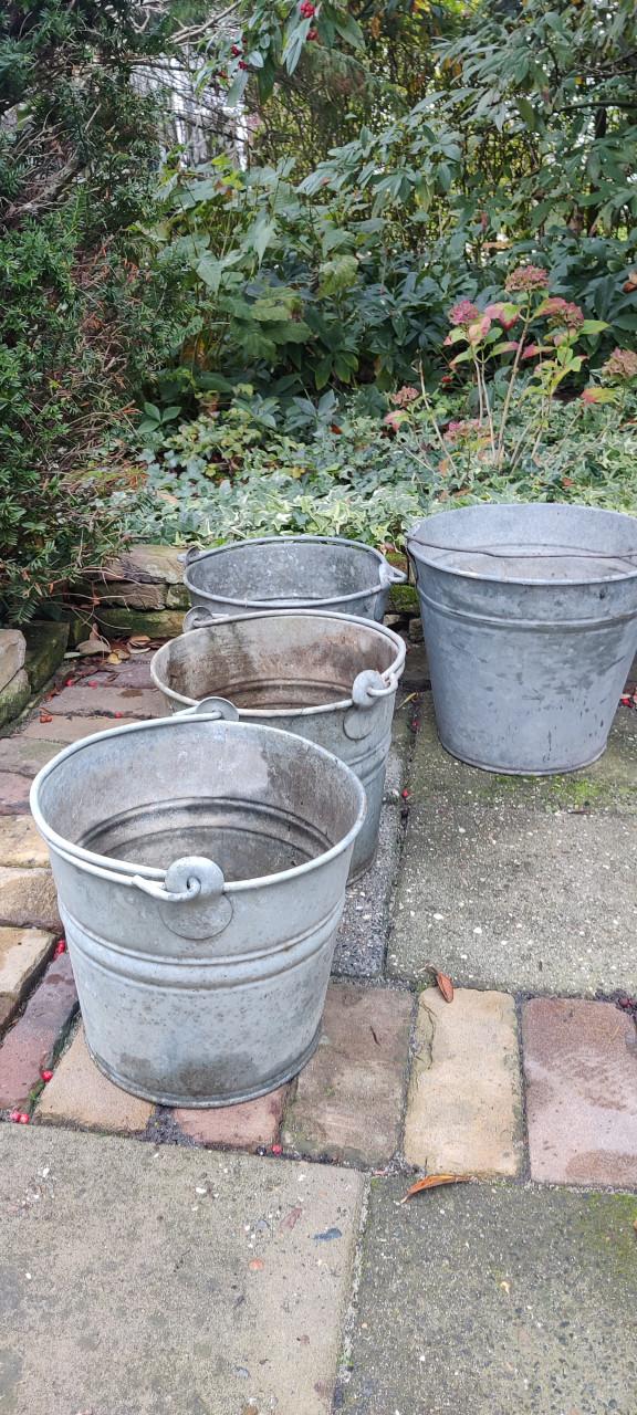 Zinken emmertjes, schalen en teiltjes