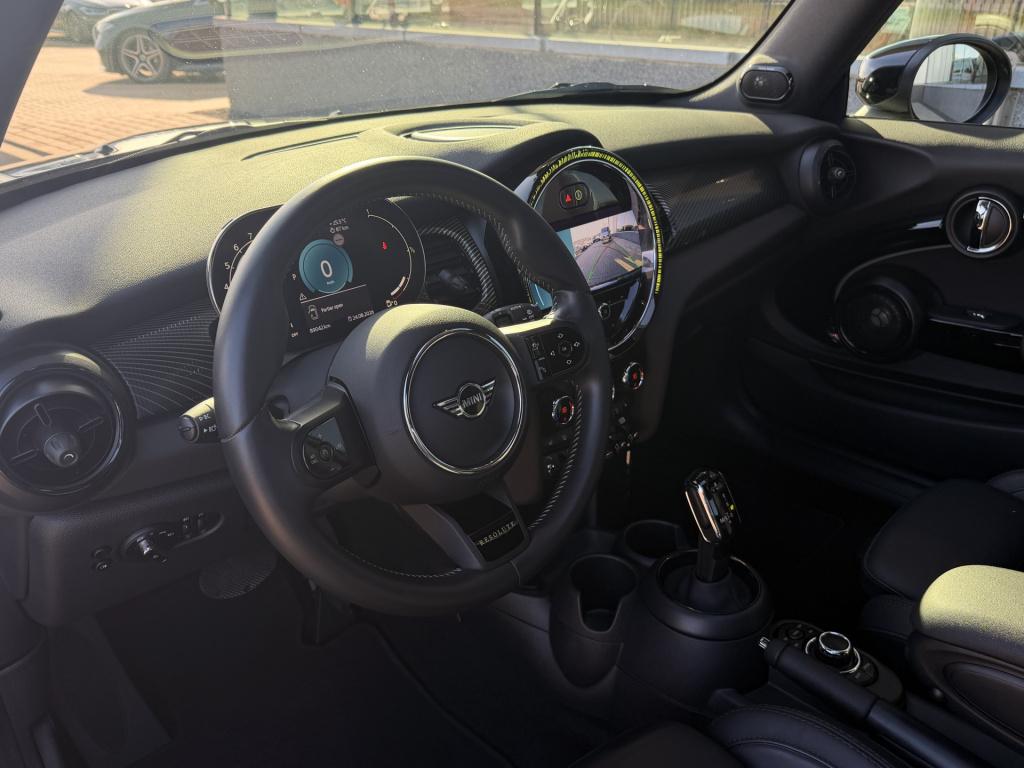 Mini 3-deurs 1.5 cooper resolute edition | pano | harman / kardon | apple c