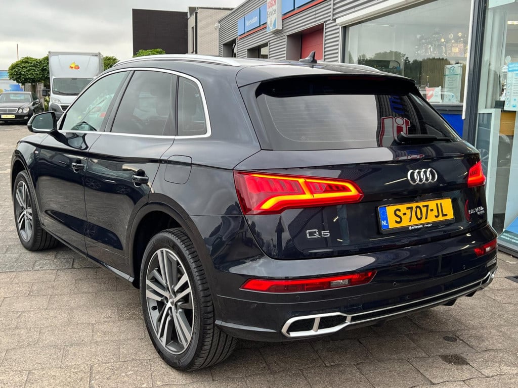Audi Q5 55 tfsi e quattro competition s-line