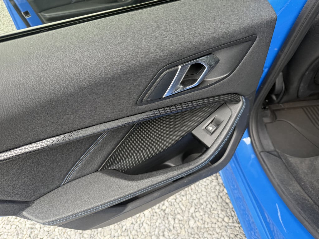 BMW 1 Serie 118i 140pk high executive m-sportpakket 5-drs