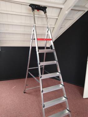 Altrex huishoudtrap 7 treden hoog