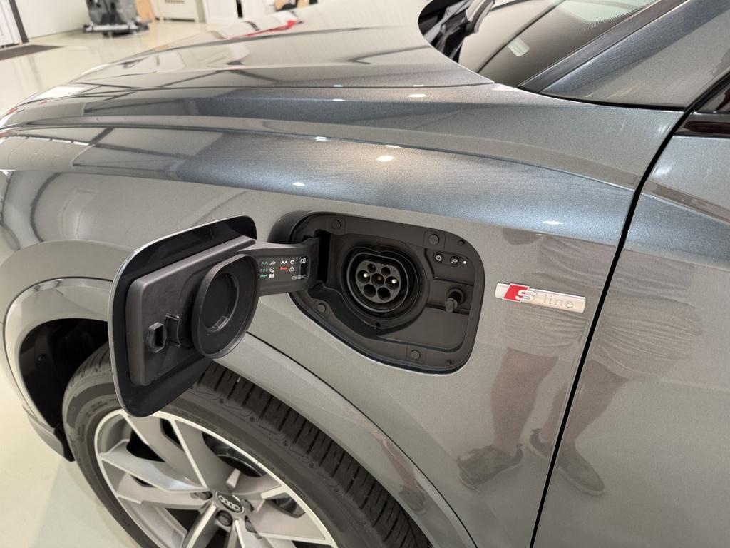 Audi Q3 sportback 45 tfsi e 245pk s edition | leder | camera | keyless