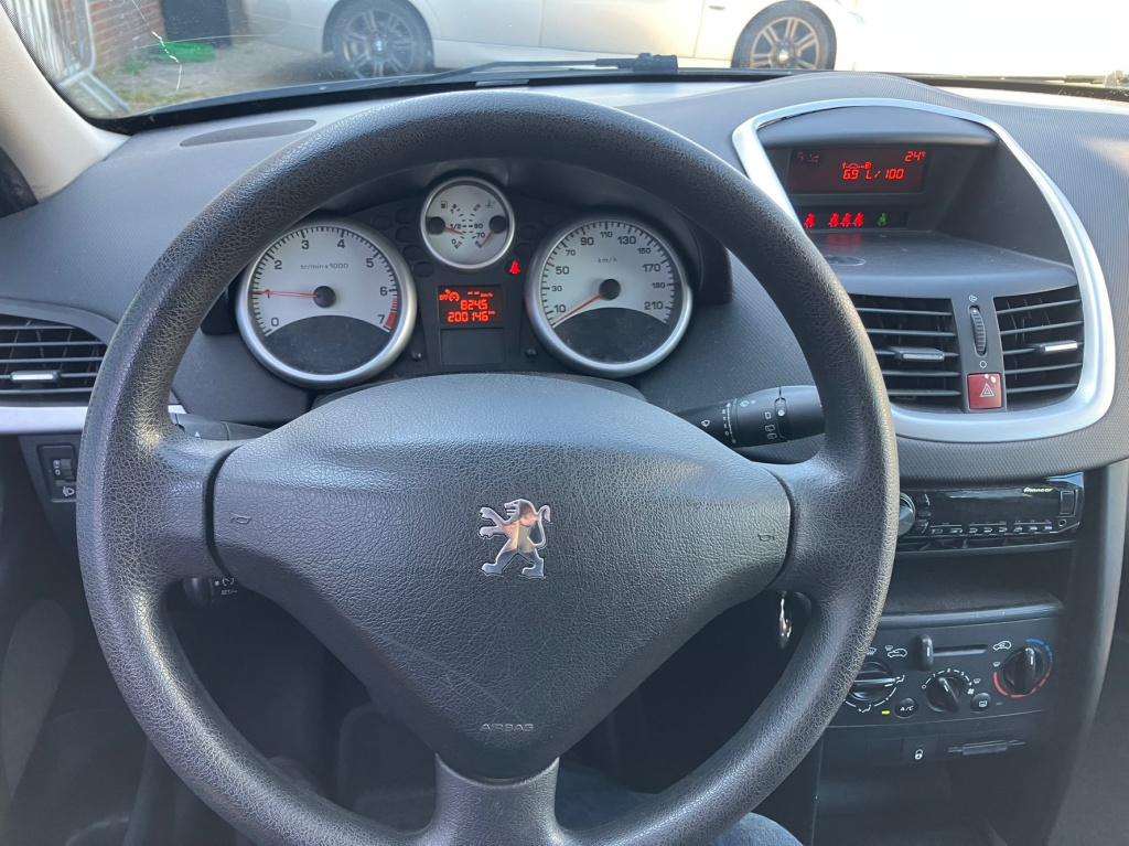 Peugeot 207 1.4 x-line