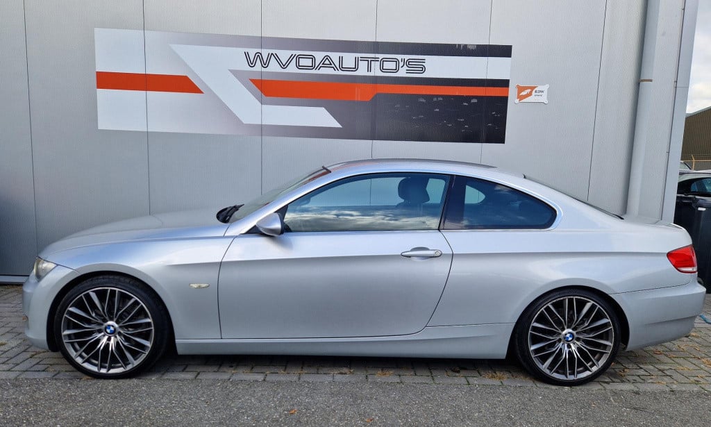 BMW 3-serie coupé 325i executive