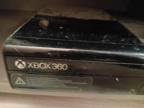 Xbox 360 plus 3 controllers en verschillende spelletjes