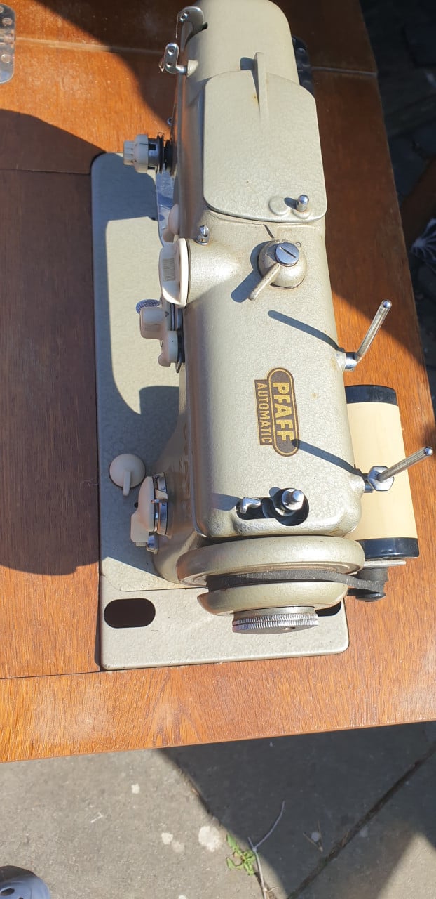 Te koop pfaff 230 naaimachine