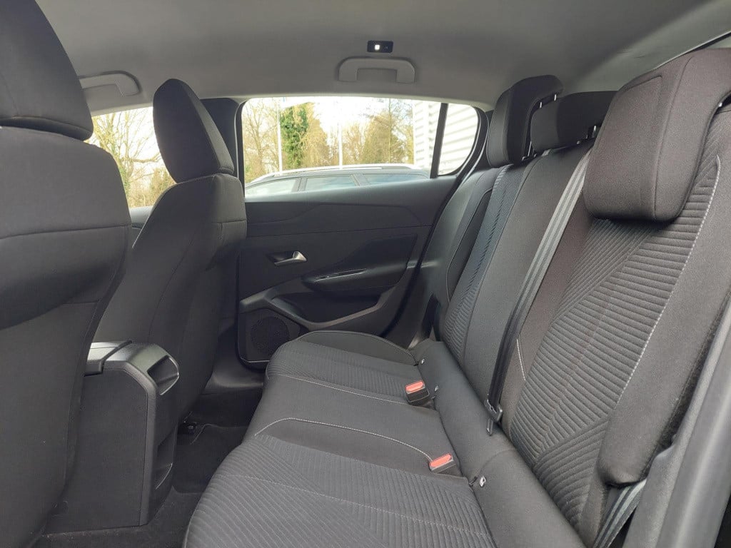 Peugeot 308 110 active pack business nav/clima/park