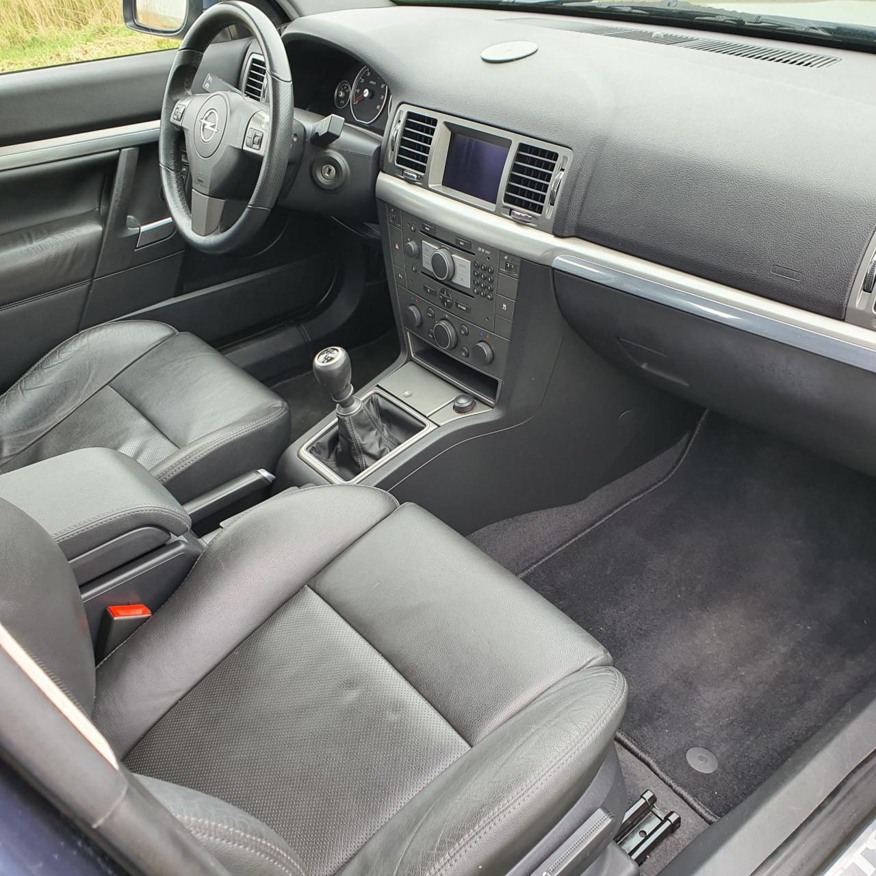 Opel Vectra GTS 2.2-16V Executive