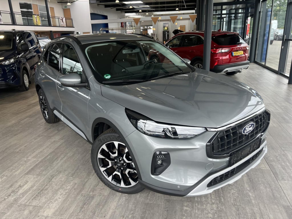 Ford Kuga 2.5 phev active slechts 322km!