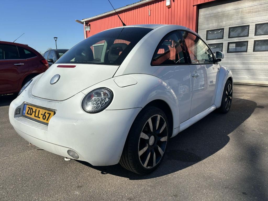 Volkswagen New Beetle 2.0 highline