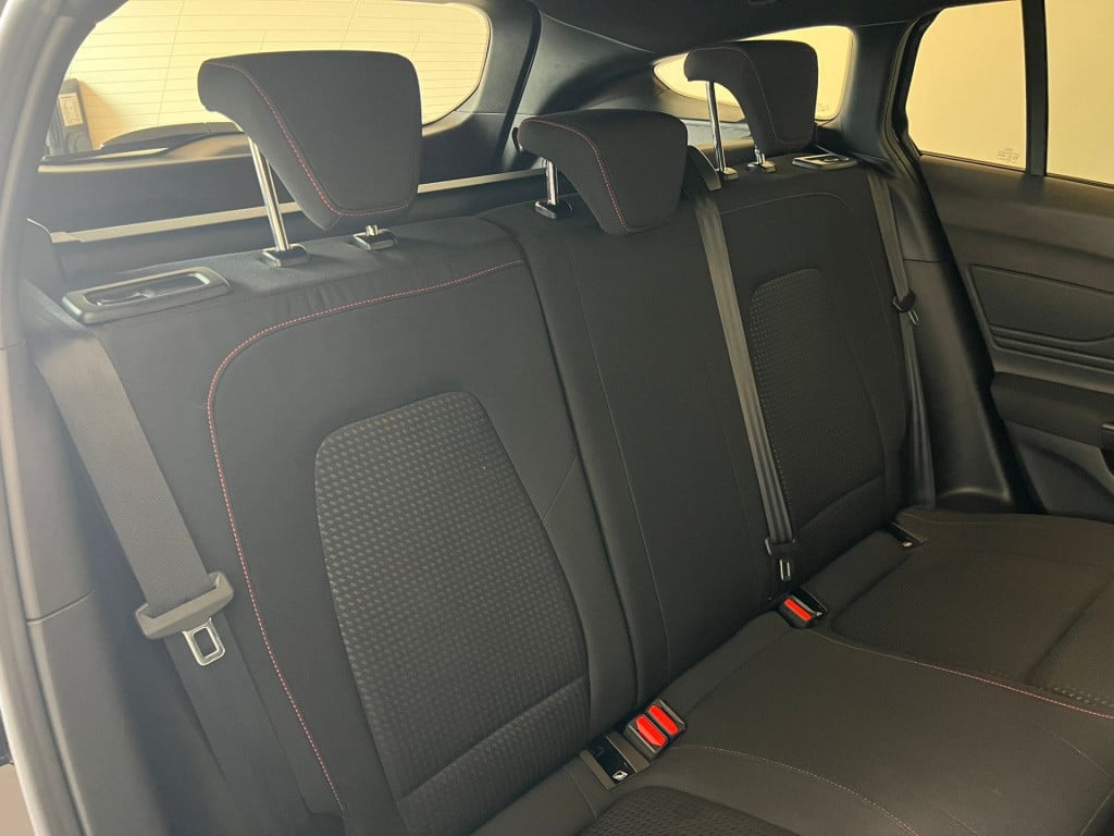 Ford Focus wagon 1.0 ecoboost hybrid st line business