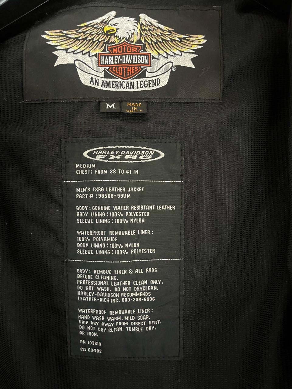 Lederen motorjas en bijpassende -broek van Harley Davidson