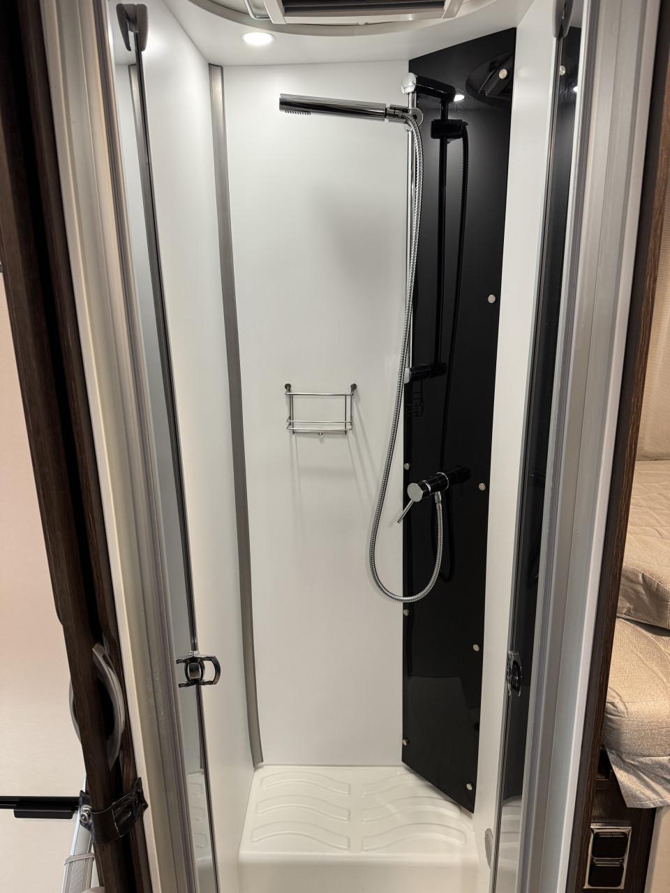 Camper te koop, Benimar 170pk automaat