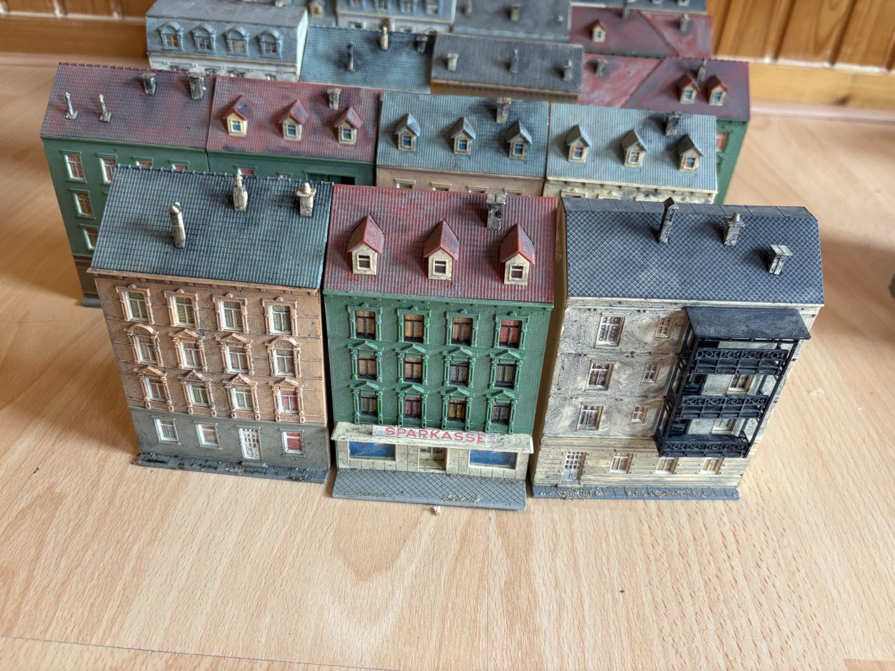 Set huisjes voor de modelspoorbaan