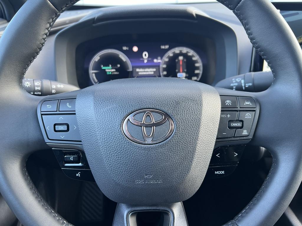 Toyota C-hr 1.8 hybr 140 first