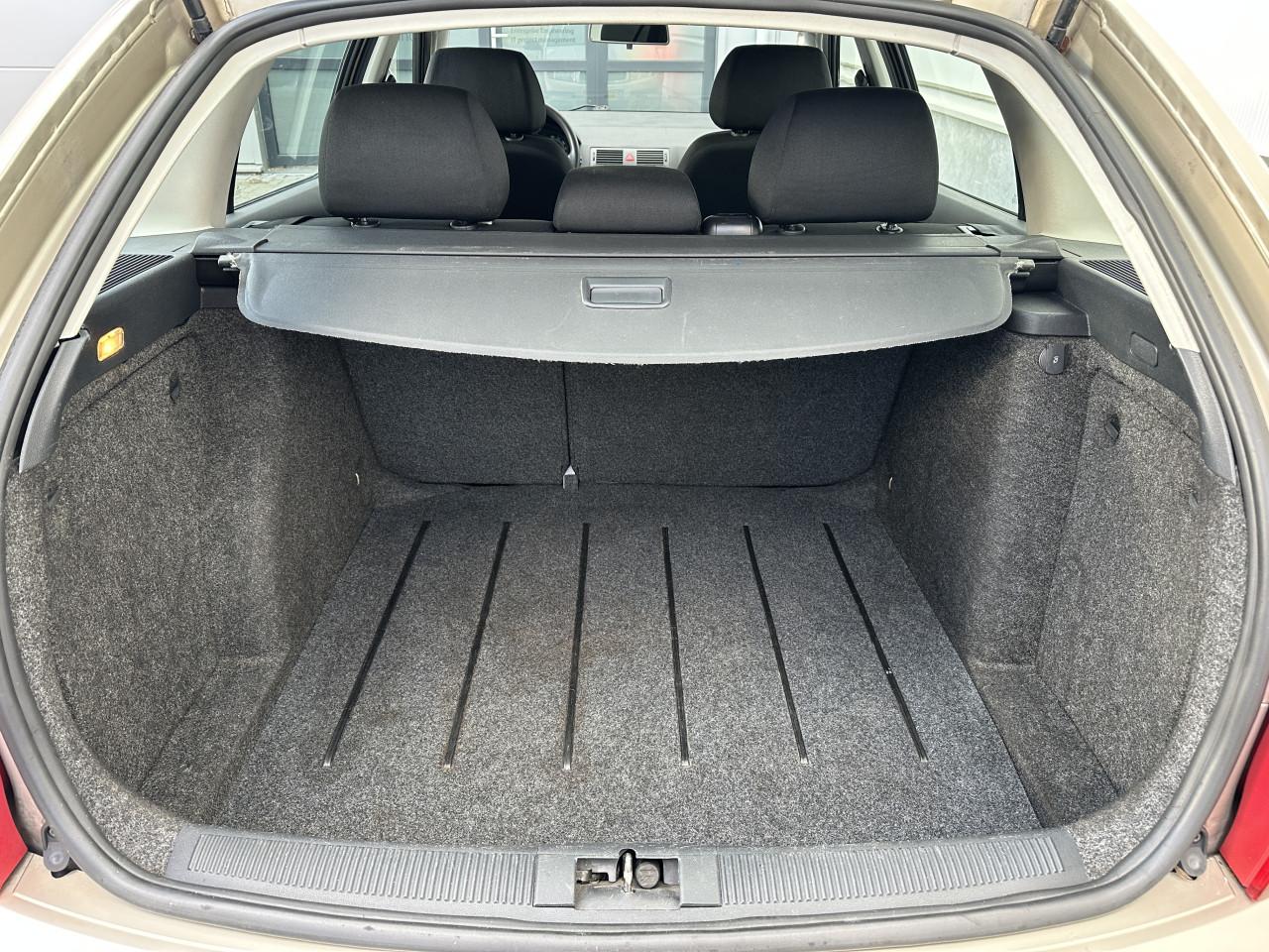 Skoda Fabia Combi 1.4-16V Elegance -Airco / Cruise /Nieuwe riem / Apk 11-26