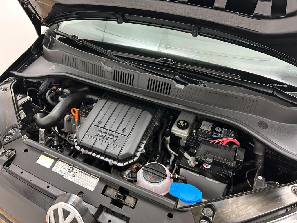 Volkswagen UP! occasion 1.0 move up! bluemotion | zwart | tweedehands volks