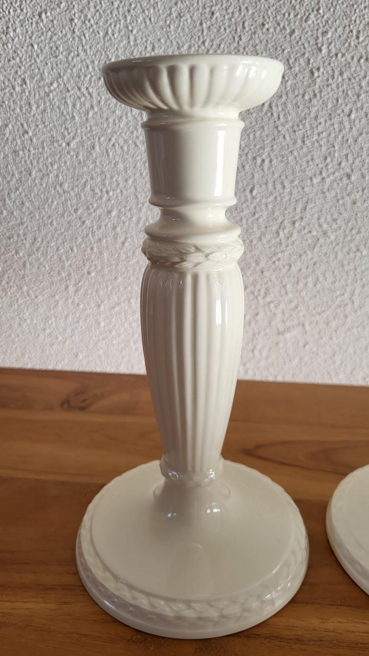 Set van 2 Wedgwood Edme kandelaars h 21 cm