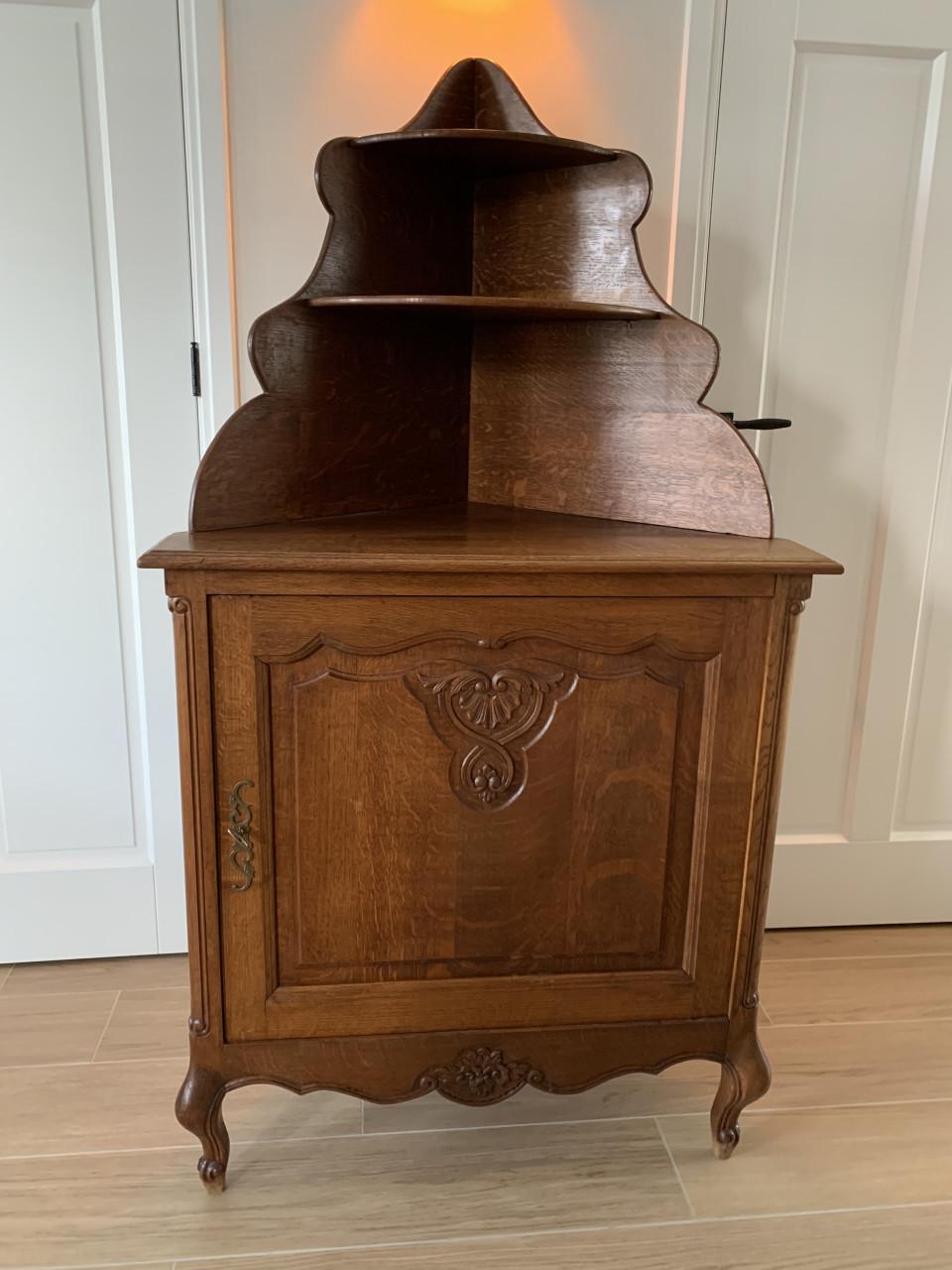 ✨Prachtig Sfeervol Antiek Brocante Hoekkastje met Sierlijke Opbouw✨