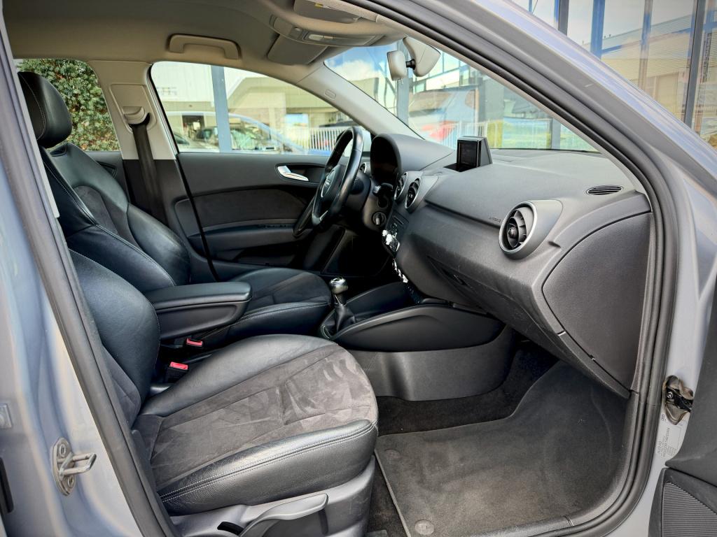 Audi A1 Sportback s-line navi ecc cruise 1.0 tfsi