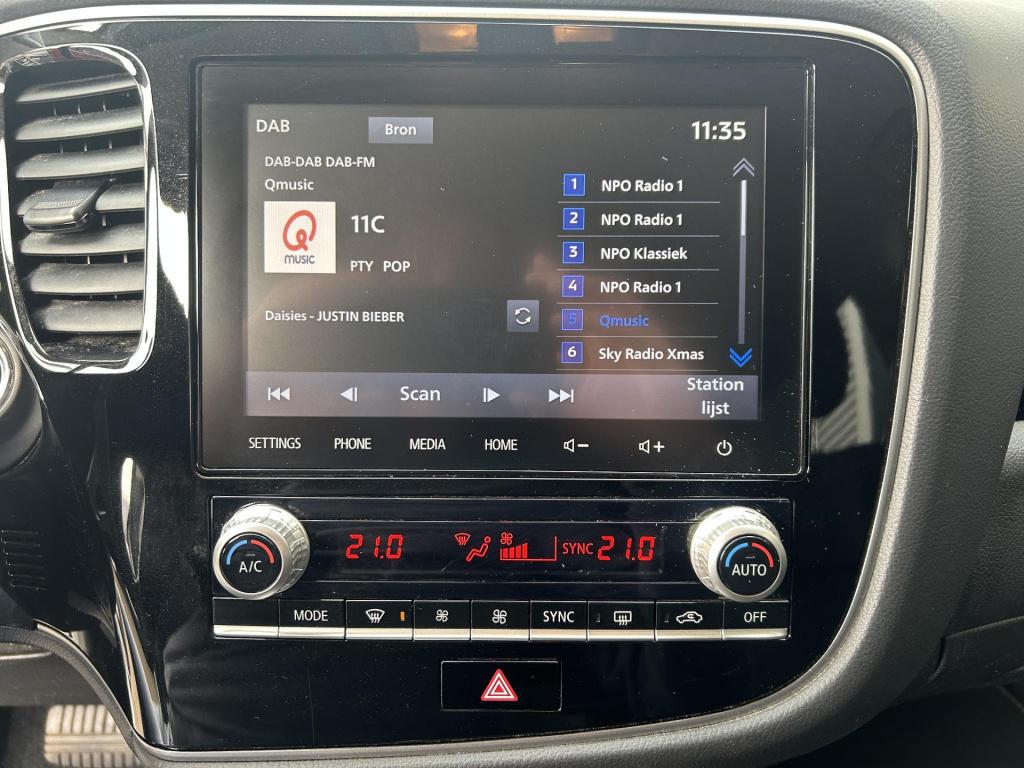 Mitsubishi Outlander 2.4 phev pure+