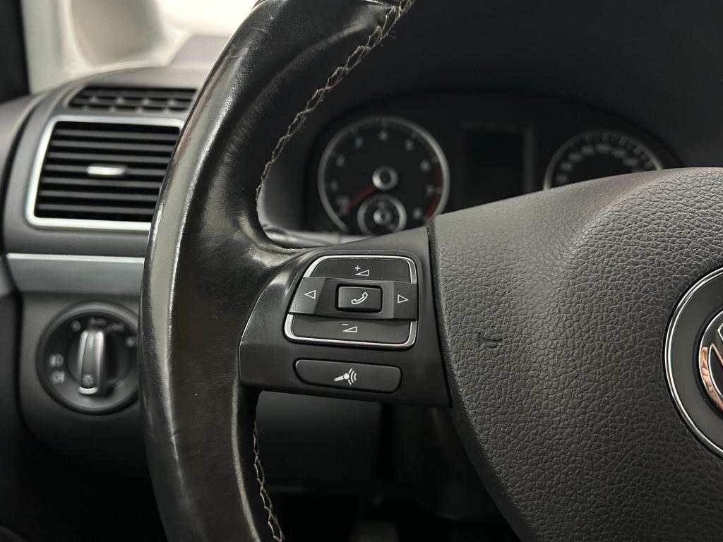 Volkswagen Touran occasion 1.2 tsi highline bluemotion 7p. | grijs | tweede