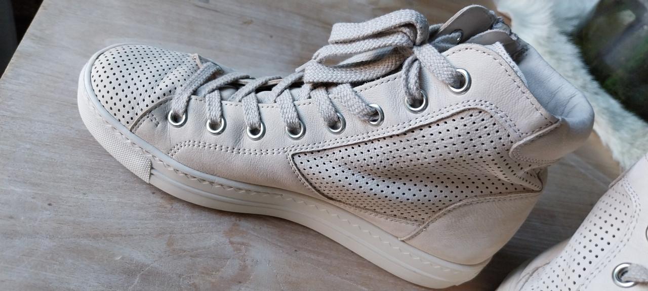 Mooie beige leren sneakers mt 38,5; Paul Green