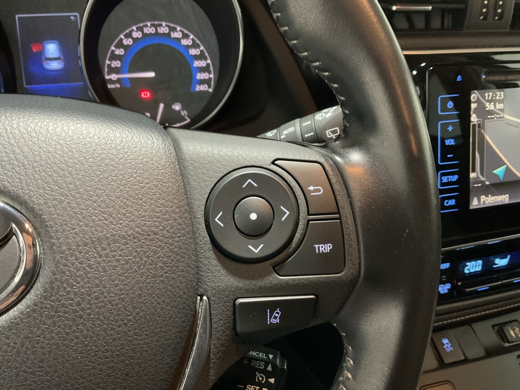 Toyota Auris 1.8 hybrid dynamic go