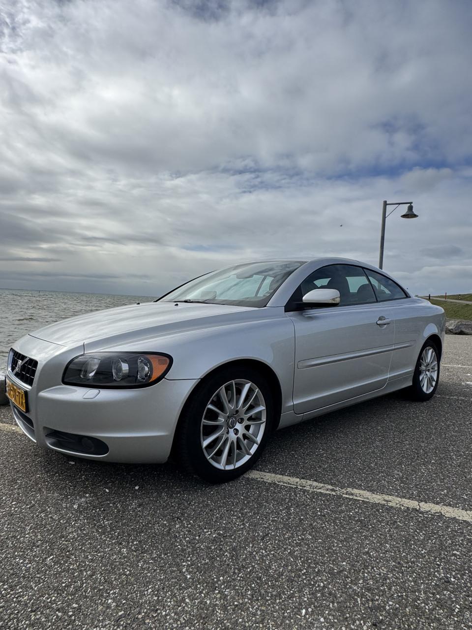 Volvo C70 2.4i Momentum Automaat | 2007 | 127.000 km | Dealer onderhouden