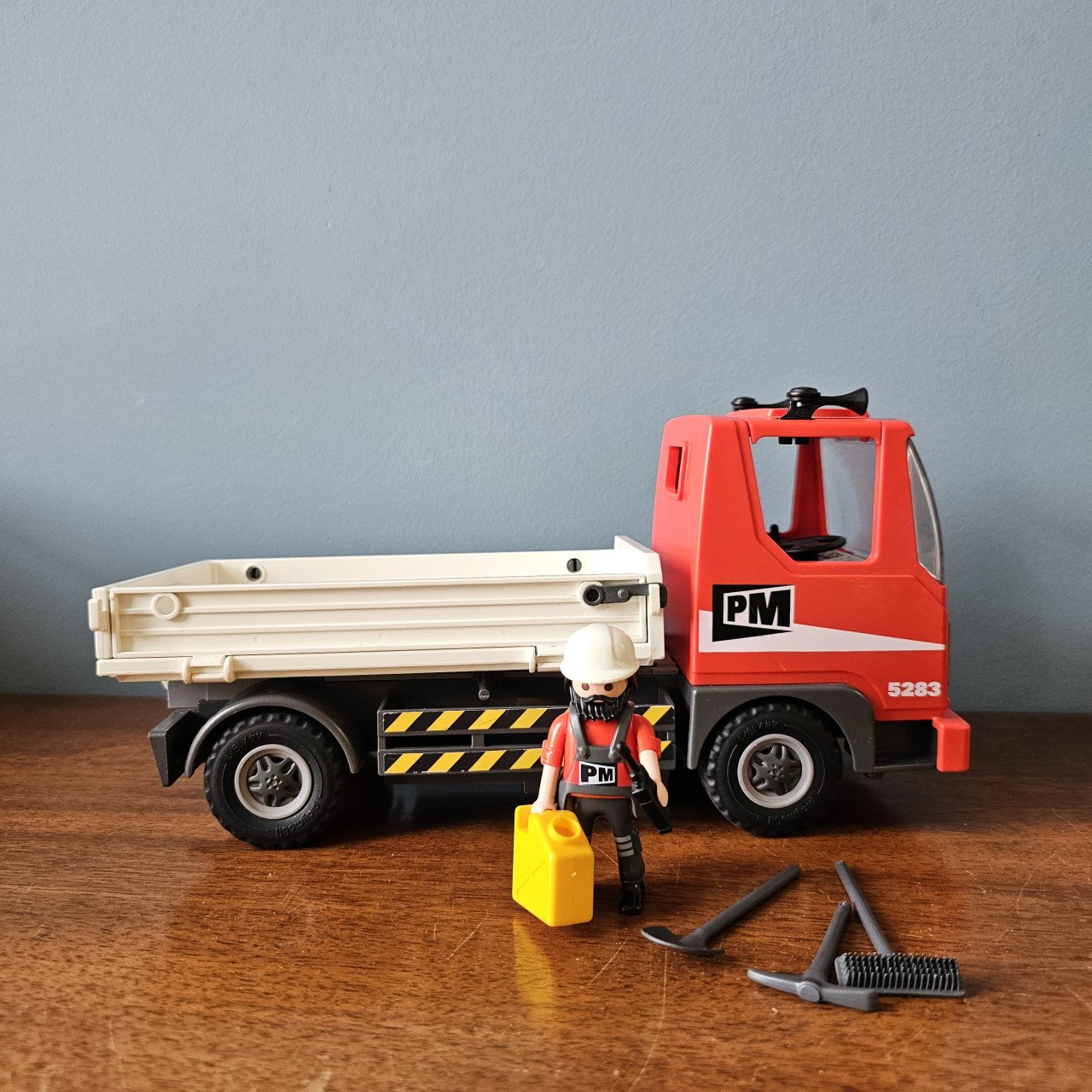 Playmobil vrachtwagen dieplader graafmachine bouwplaats