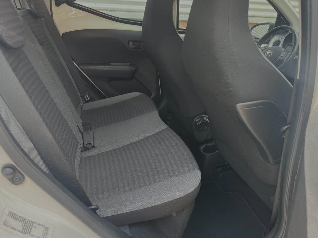 Toyota Aygo 1.0 vvt-i x-play limited | orig. nl | carplay | parkeercamera |