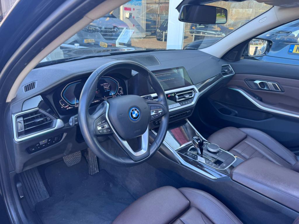 BMW 3-serie touring 330e high executive