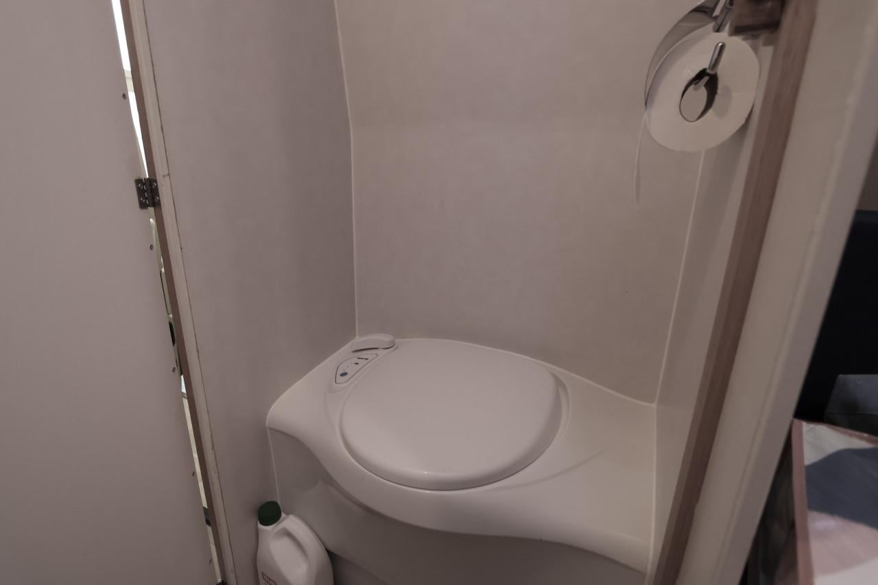 Renault Master, automaat, professioneel ingebouwd 2024/ 2025, top conditie.