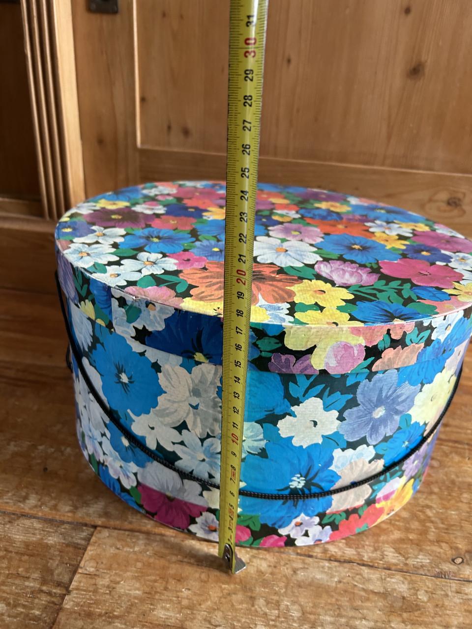 Hoedendoos...vintage