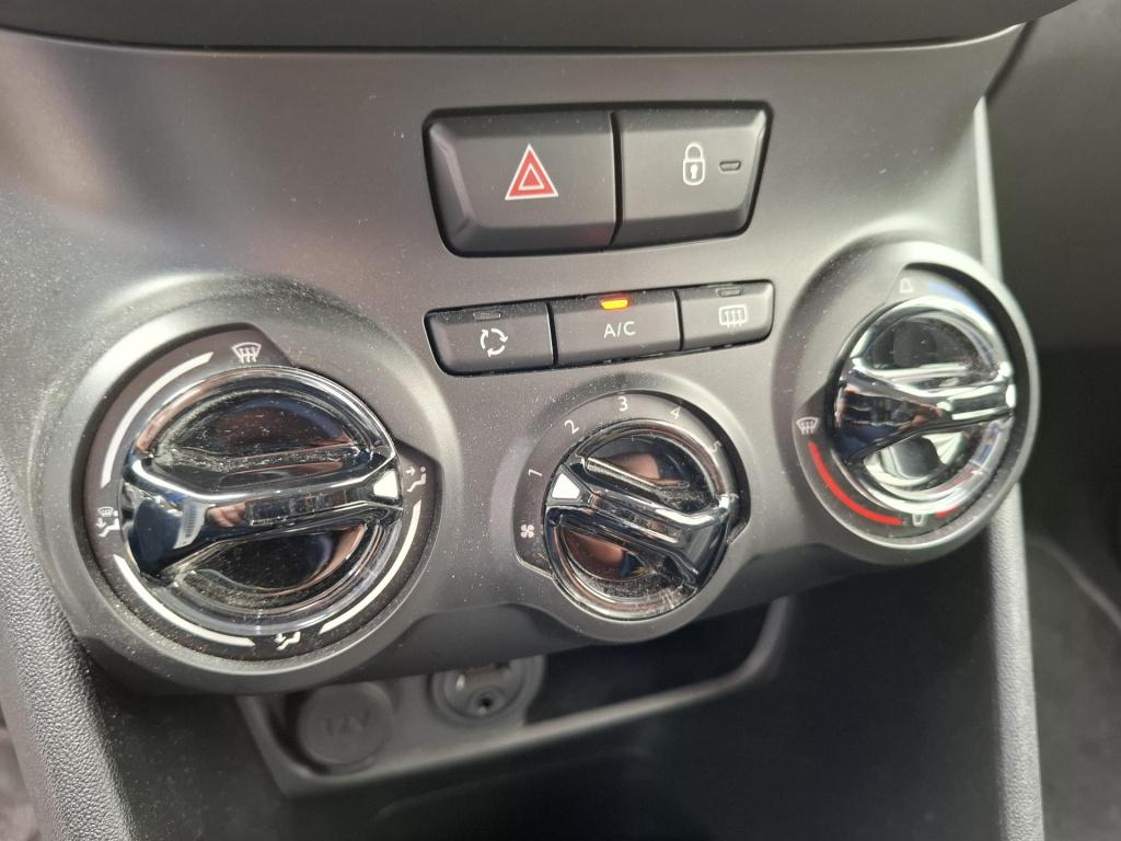 Peugeot 208 1.2 82 blue lion 5-drs airco/nav/park
