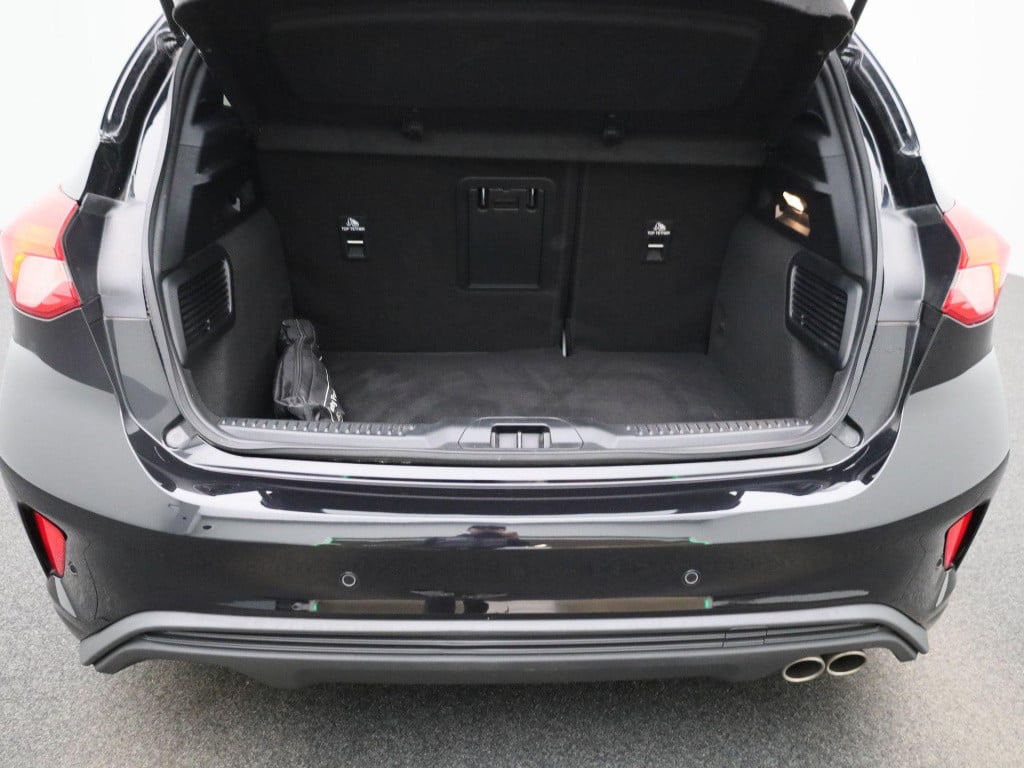 Ford Focus 1.0 ecoboost hybrid st line x business | lmv | parkeer sensoren 