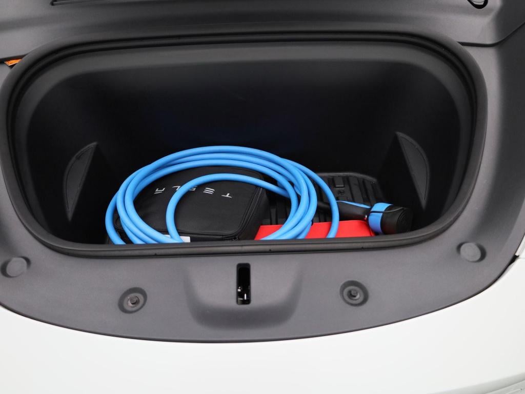 Tesla Model Y long range awd 75 kwh | 96% soh | fsd | btw-auto | lage km st