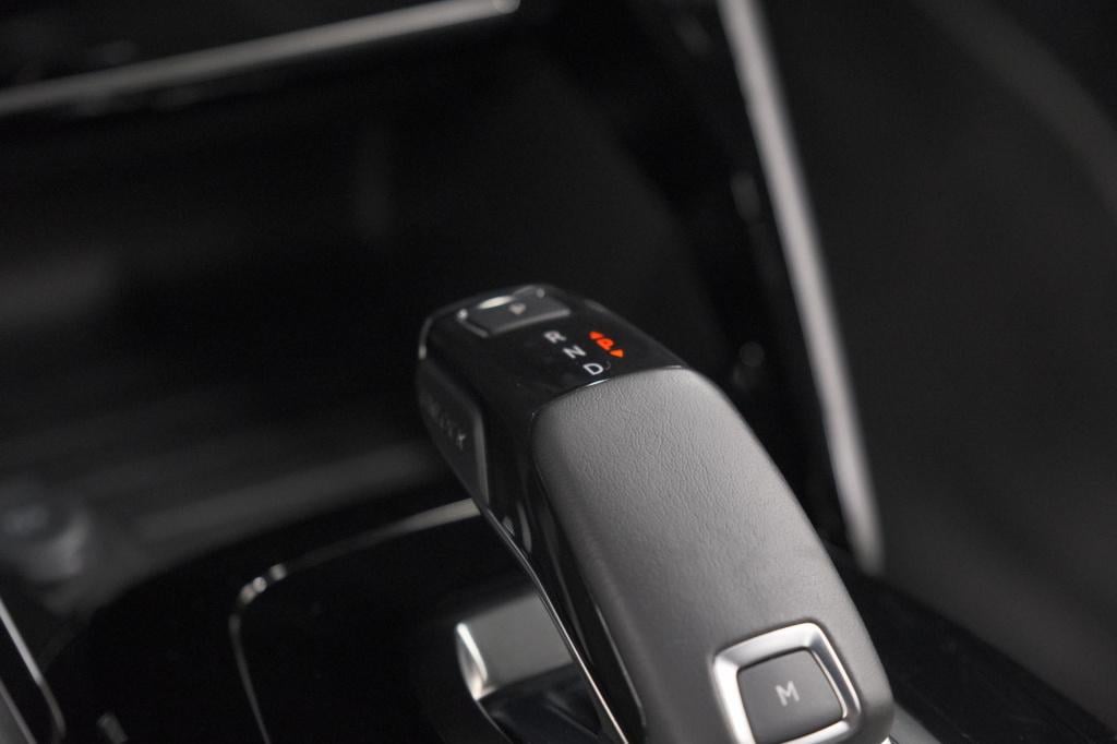 Peugeot 2008 puretech 130 eat8 gt-line | camera | dodehoekdetectie | adapti
