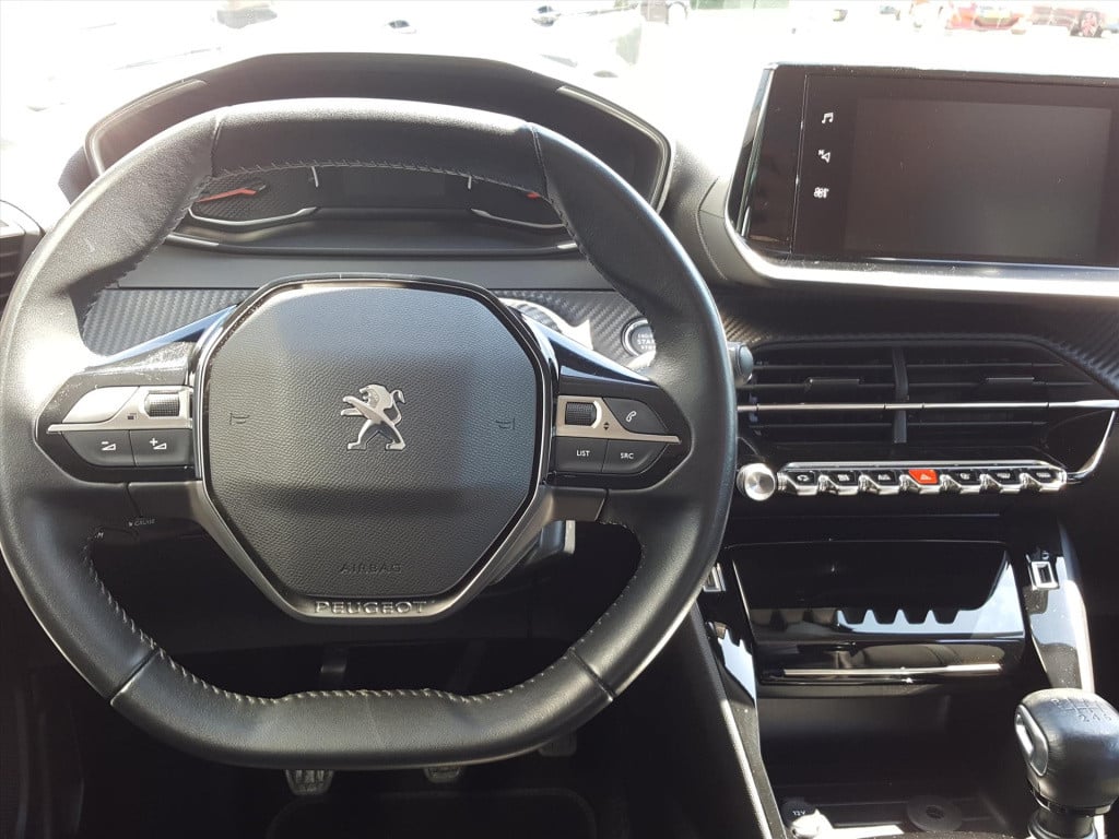Peugeot 2008 1.2 puretech 100pk allure pack navigatie | apple carplay & and
